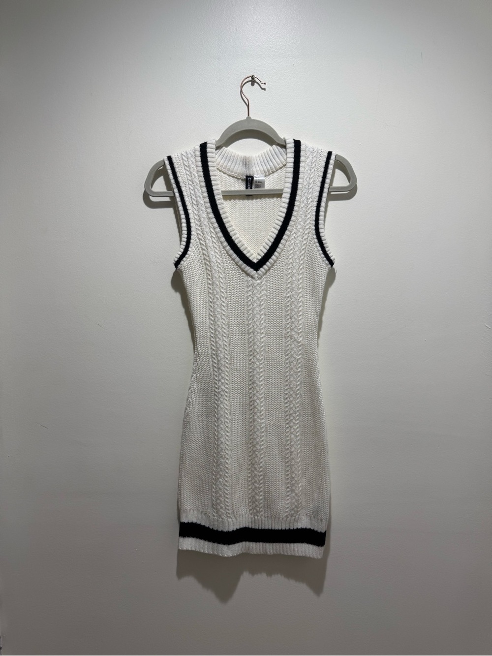 H&M Cream Cable Knit Varsity V-Neck Sweater Dress Size Small